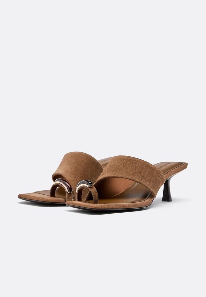 Skinnklacksandaler