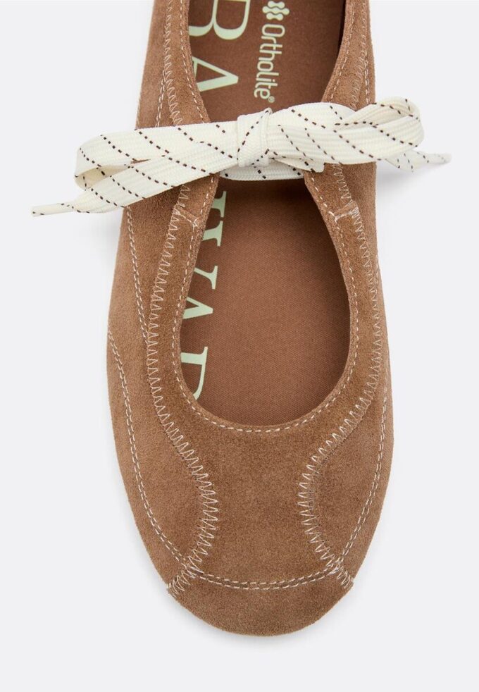 Skinnsneakers med rosett