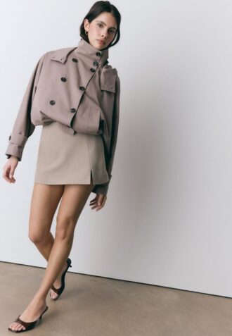 Skort med slits i sidan