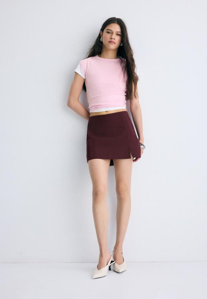 Skort med slits i sidan