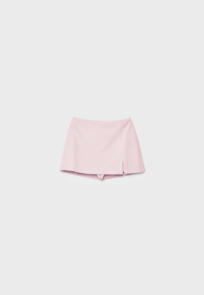 Skort med slits i sidan