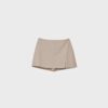 Skort med slits i sidan