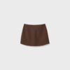 Skort med slits i sidan