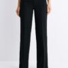 Slim fit-byxor med rak passform Slim fit-byxor med rak passform