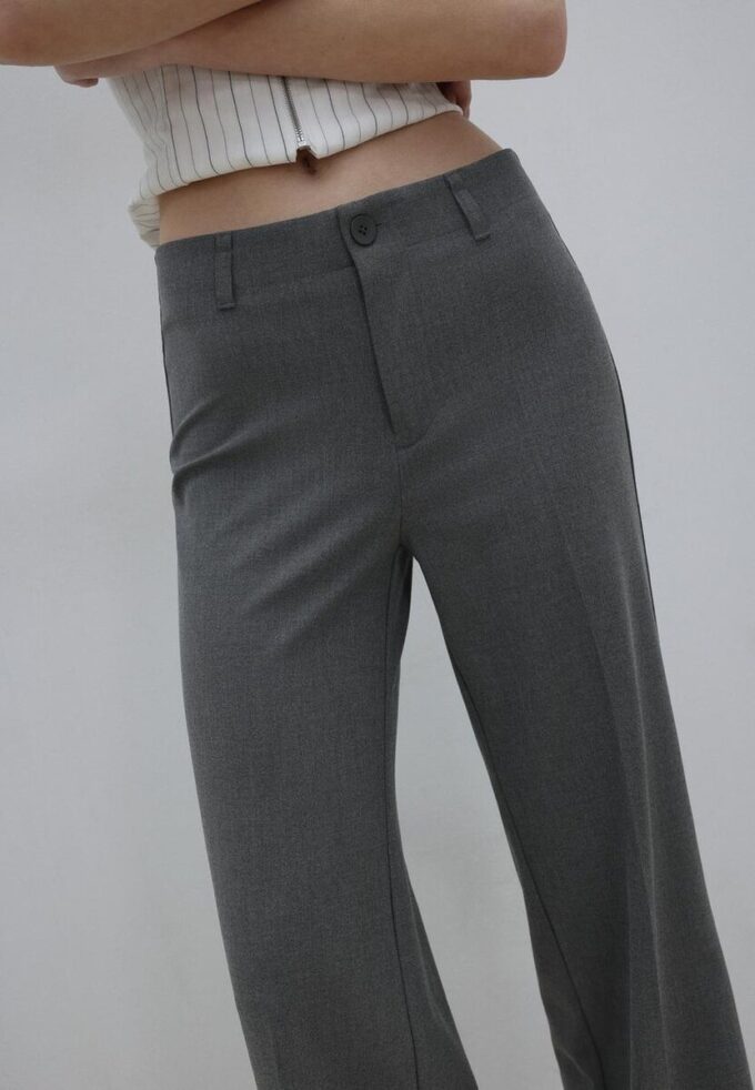 Slim fit-byxor med rak passform Slim fit-byxor med rak passform