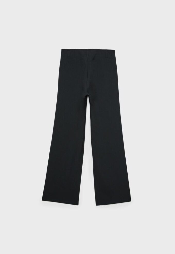 Slim fit-byxor med rak passform Slim fit-byxor med rak passform