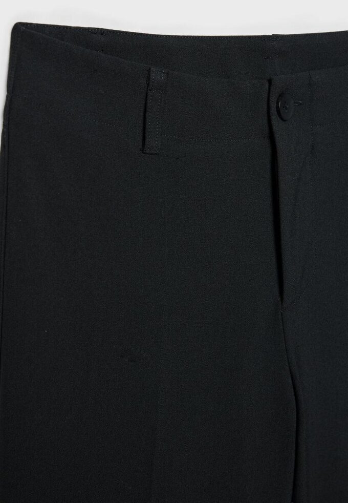 Slim fit-byxor med rak passform Slim fit-byxor med rak passform