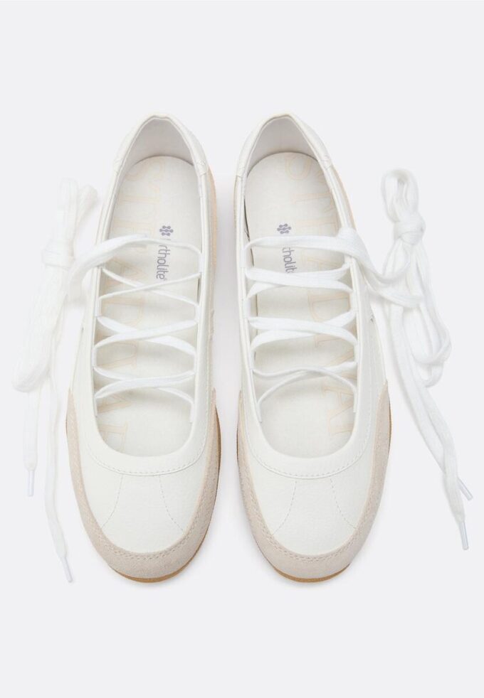 Sneakerinas med knytband