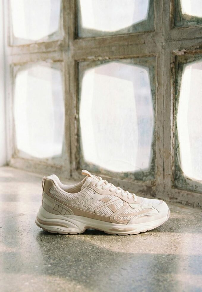 Sneakers med detaljer