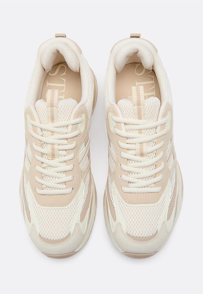 Sneakers med detaljer