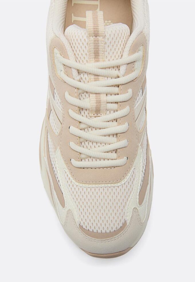 Sneakers med detaljer
