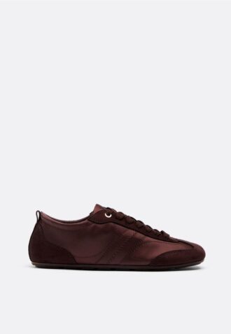 Sneakers med fin sula i satineffekt