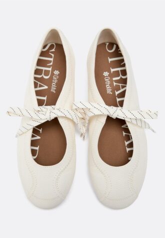 sneakers med rosett 2 330x477 - Sneakers med rosett