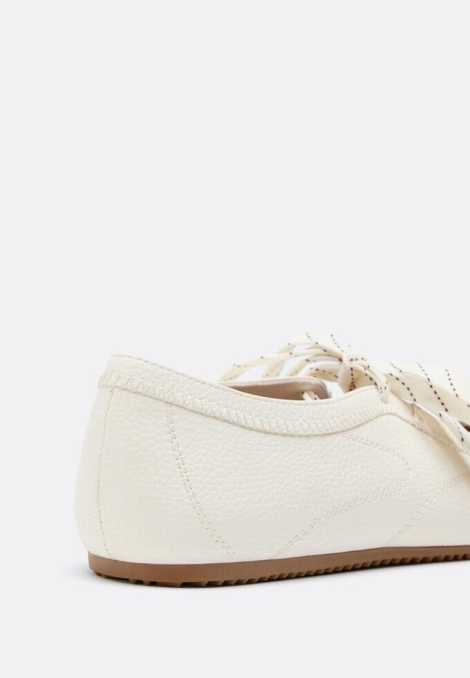 Sneakers med rosett