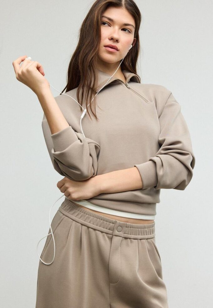 Soft Touch sweatshirt med dragkedja i sidan Soft Touch sweatshirt med dragkedja i sidan