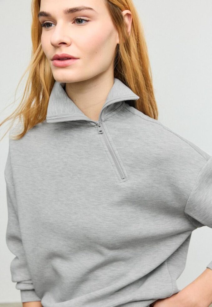 Soft Touch sweatshirt med dragkedja i sidan Soft Touch sweatshirt med dragkedja i sidan