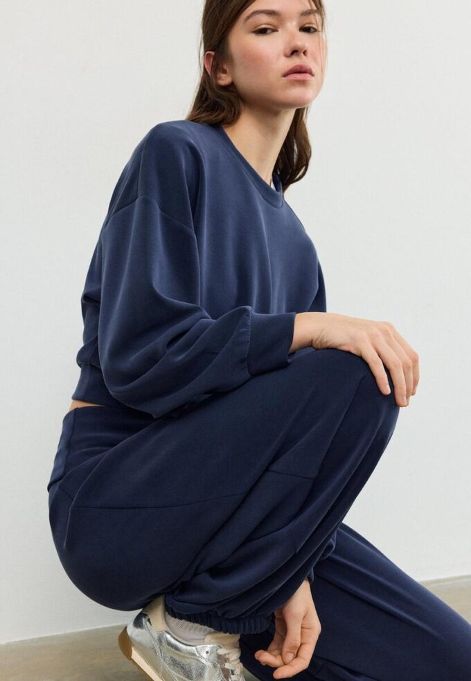 Soft Touch sweatshirt med fladdermusärmar Soft Touch sweatshirt med fladdermusärmar