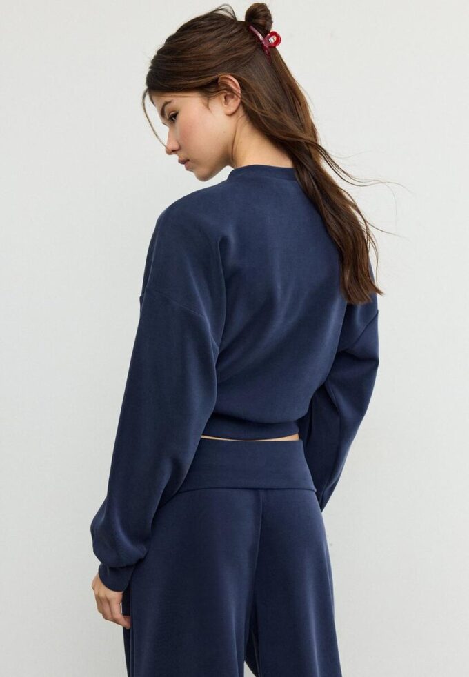 Soft Touch sweatshirt med fladdermusärmar Soft Touch sweatshirt med fladdermusärmar