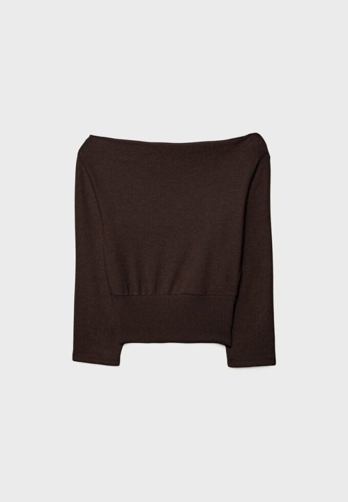 Stickad T-shirt med båthals och skärp som bälte