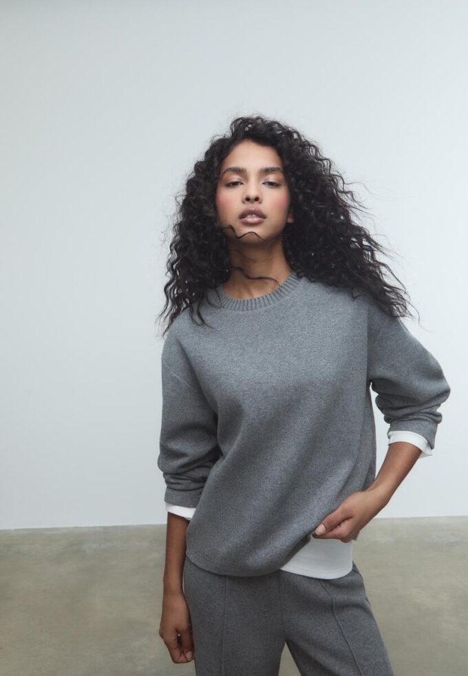 Stickat T-shirt med rund hals
