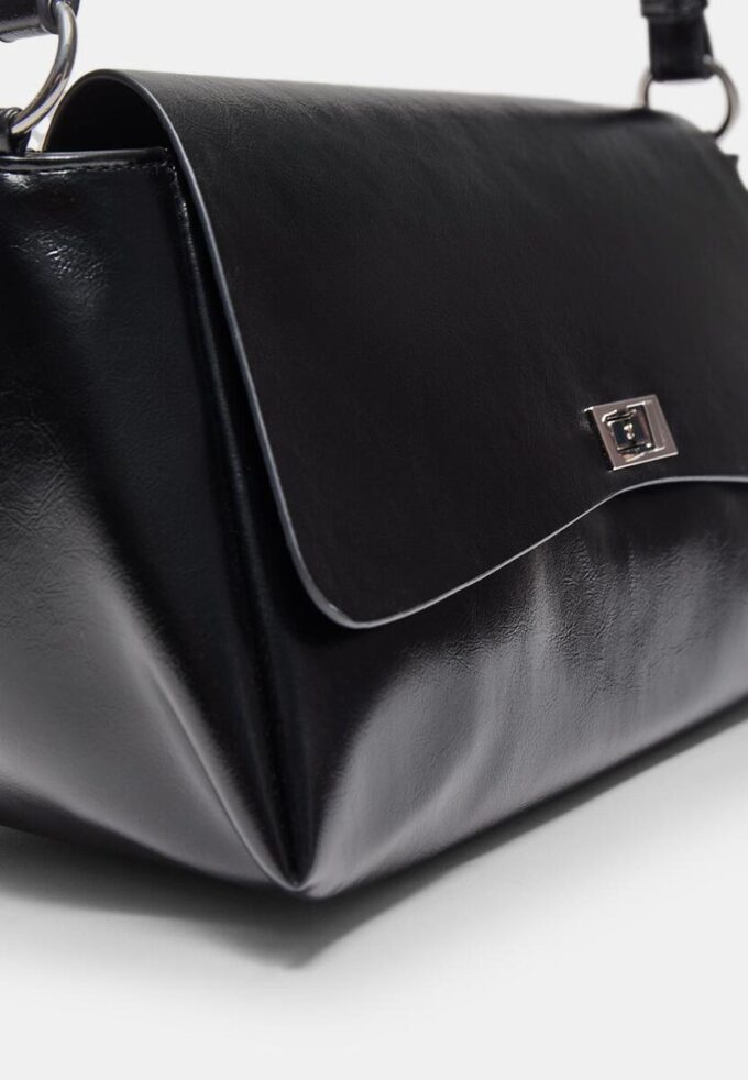 Stor crossbody-väska med lock
