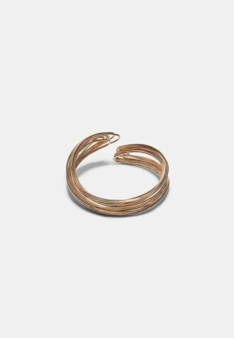 Styvt armband med metalltrådar