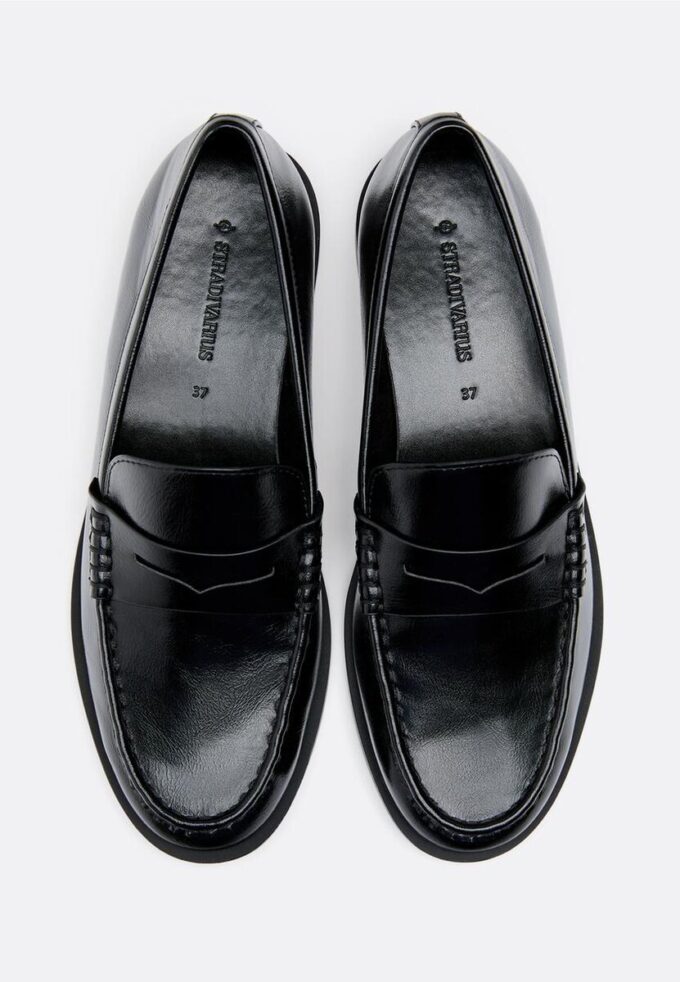 Svarta loafers i skinnimitation