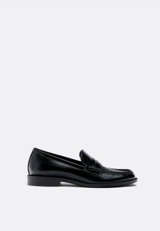 Svarta loafers i skinnimitation