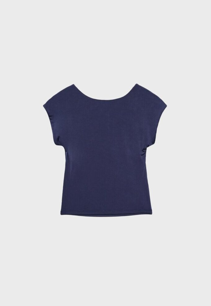 T-shirt med öppen rygg T-shirt med öppen rygg
