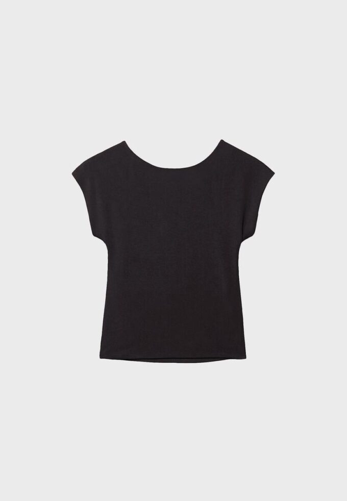T-shirt med öppen rygg T-shirt med öppen rygg