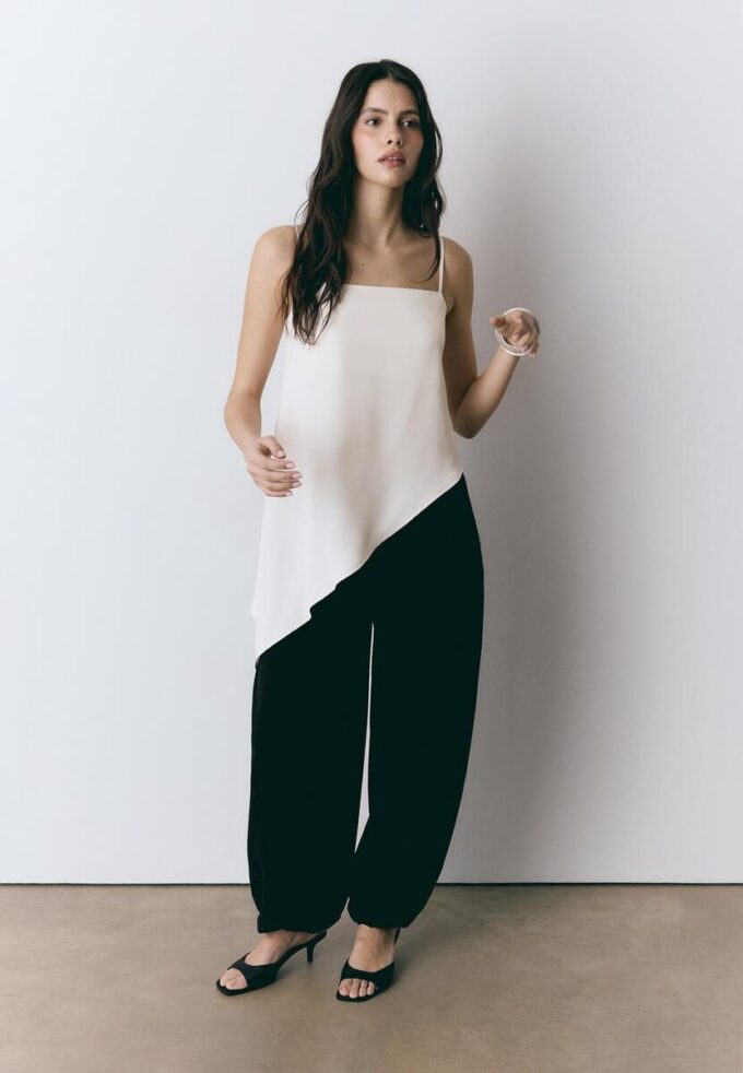 Toppar i satin med asymmetrisk fåll