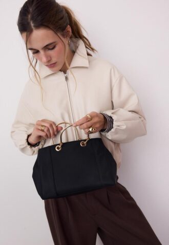 tote vska med metallhandtag 2 1 330x477 - Tote-v&auml;ska med metallhandtag