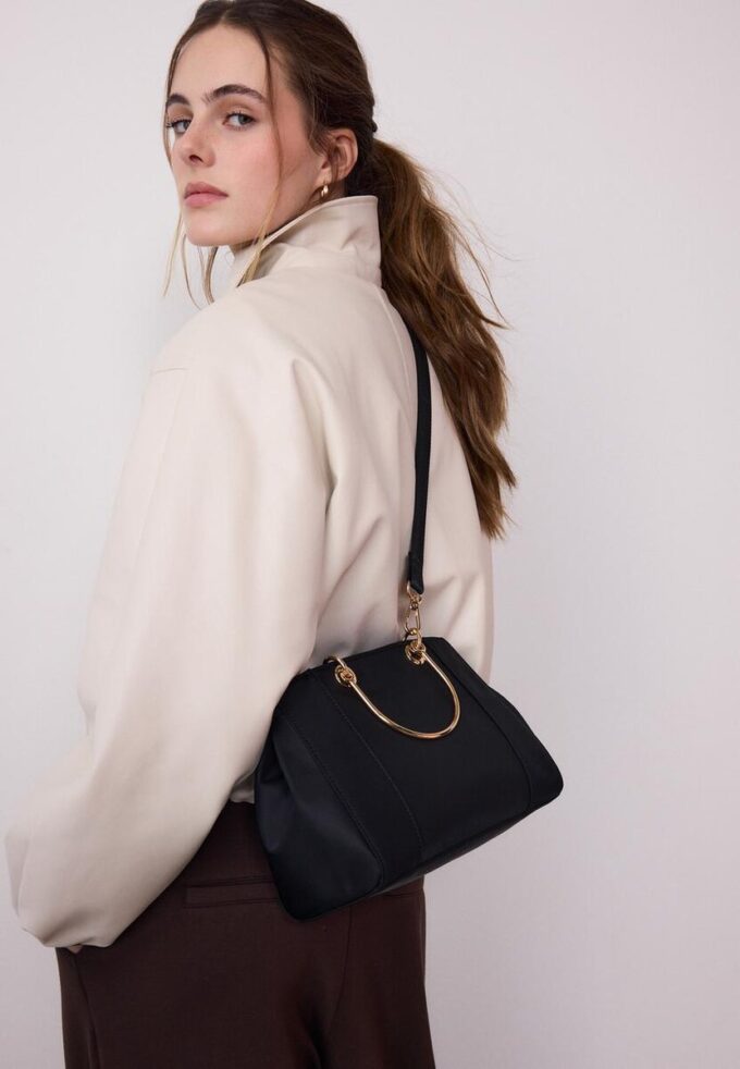 Tote-väska med metallhandtag