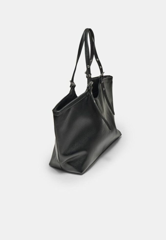 Tote-väska med mini-spänne