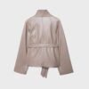 Trenchcoat med hög krage i skinnimitation Trenchcoat med hög krage i skinnimitation