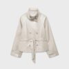 Trenchcoat med hög krage i skinnimitation Trenchcoat med hög krage i skinnimitation