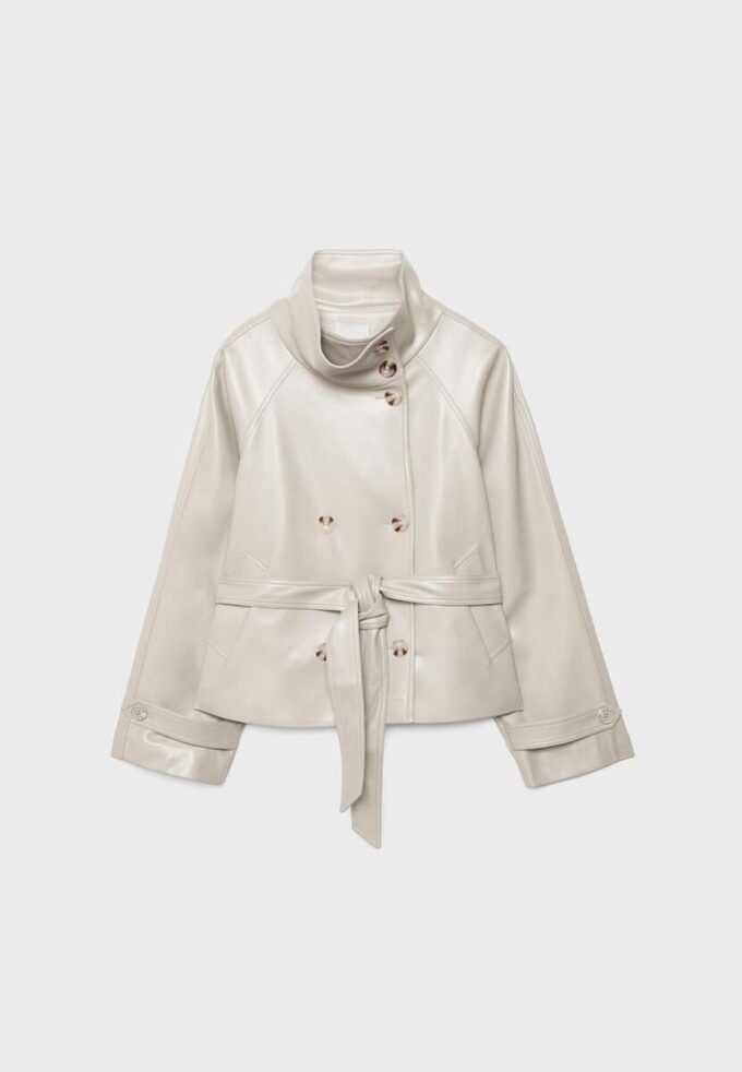Trenchcoat med hög krage i skinnimitation Trenchcoat med hög krage i skinnimitation