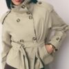 Trenchcoat med hög krage och bälte