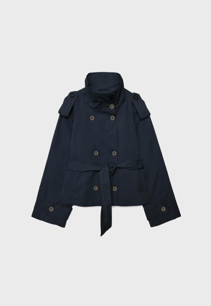 Trenchcoat med hög krage och bälte