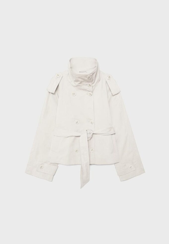 Trenchcoat med hög krage och bälten