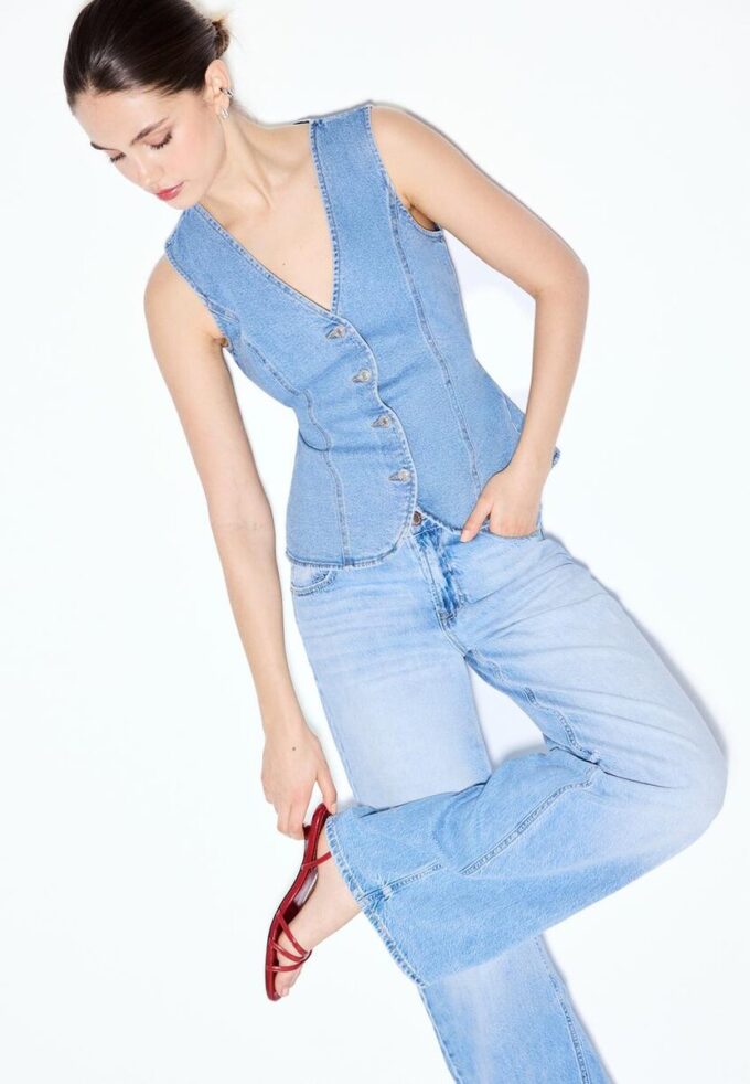 Åtsittande denimtop