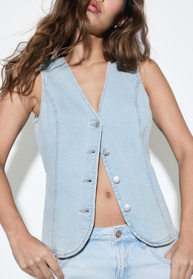 Åtsittande denimtop