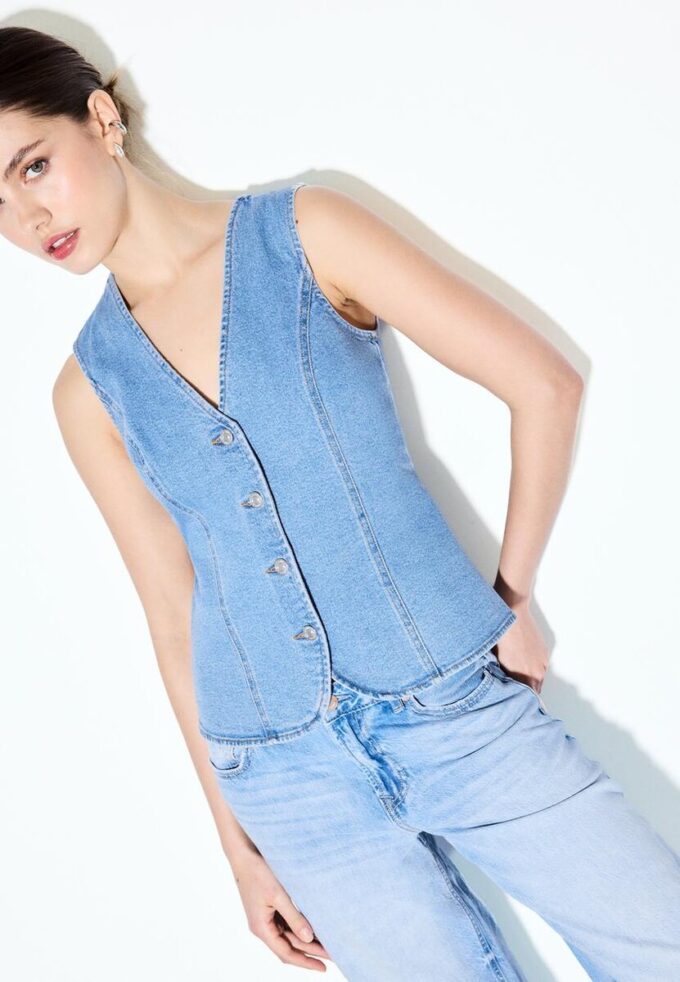 Åtsittande denimtop