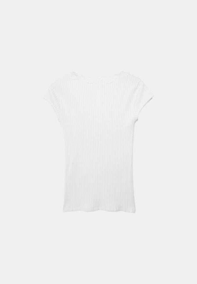 V-ringad kortärmad T-shirt med spets