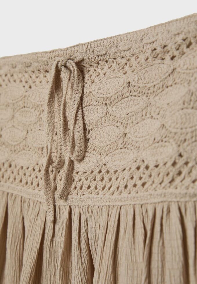 Virkad bandeau-toppar