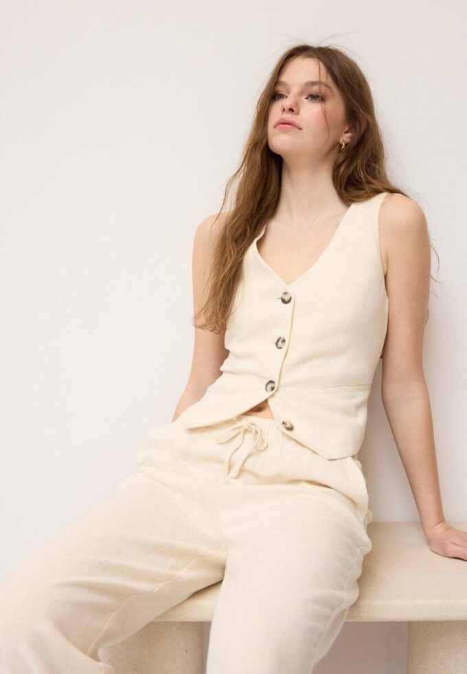 Väst i linne-look